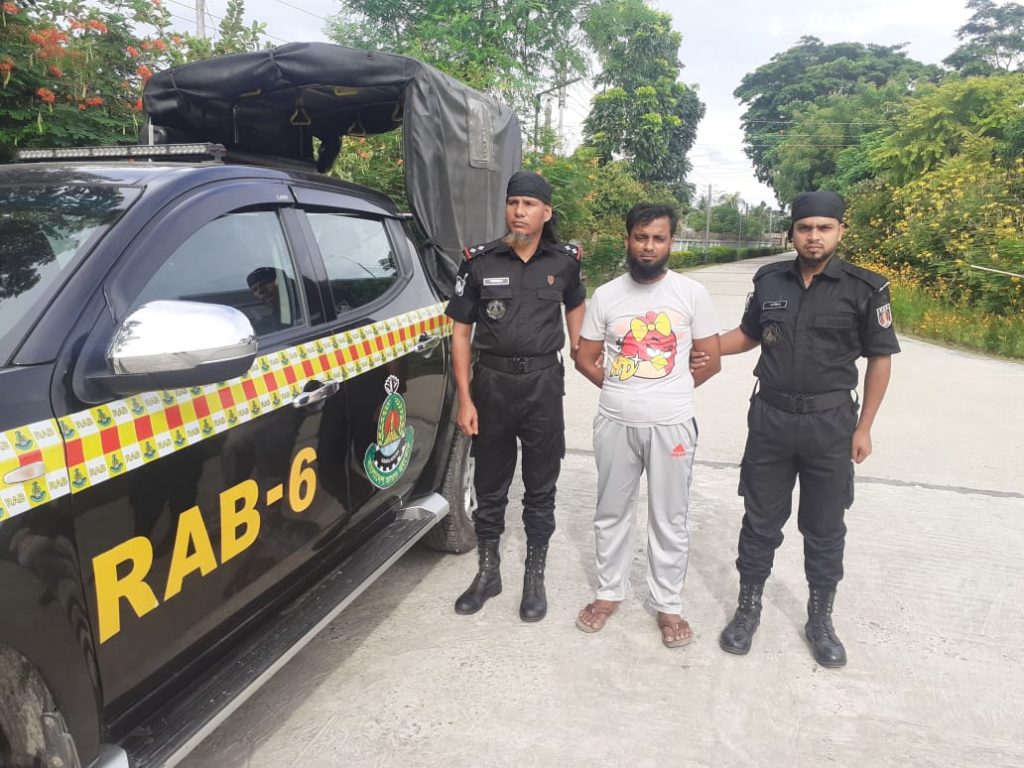 র‌্যাবের অভিযানে খুলনায় ইয়াবাসহ মাদক ব্যবসায়ী গ্রেফতার