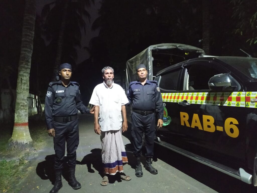 র‌্যাবের অভিযানে সাতক্ষীরার ধর্ষণ মামলার আসামী গ্রেফতার