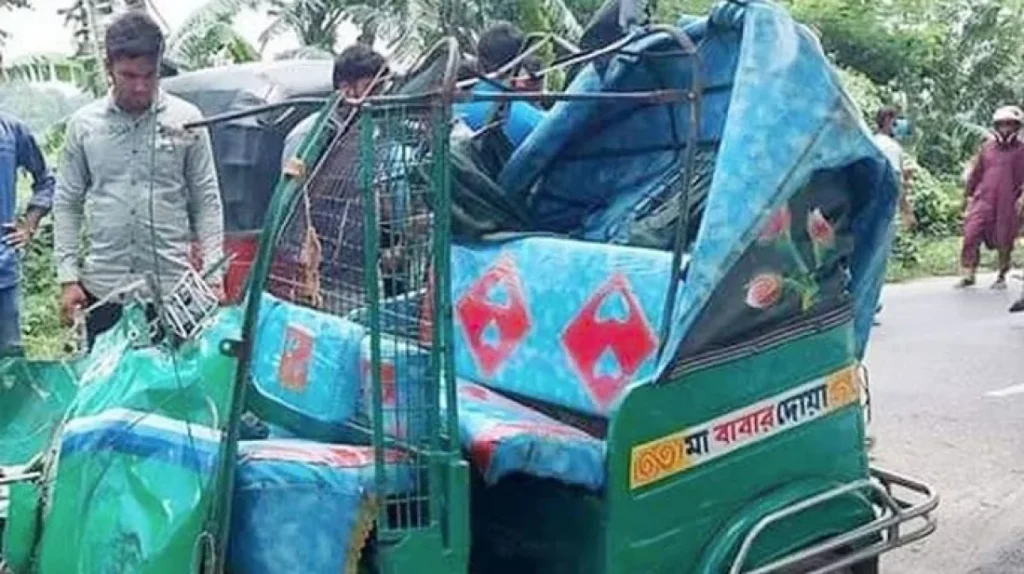 গাজীপুরে ট্রাকচাপায় গেল অটোরিকশার ৩ যাত্রীর প্রান