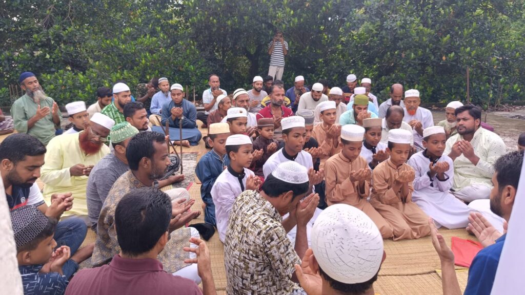 খালেদা জিয়ার সুস্থতা কামনায় বেনাপোলে দোয়া মাহফিল