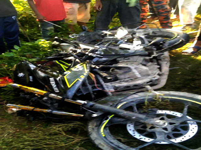 গোবিন্দগঞ্জ গরু বোঝাই ট্রাকের ধাক্কায় দুই সহোদরসহ নিহত-৩
