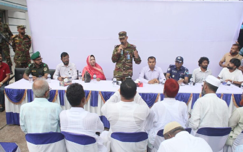 যশোর অনাকাঙ্ক্ষিত ঘটনা রুখতে পুলিশকে সহযোগিতার ঘোষণা