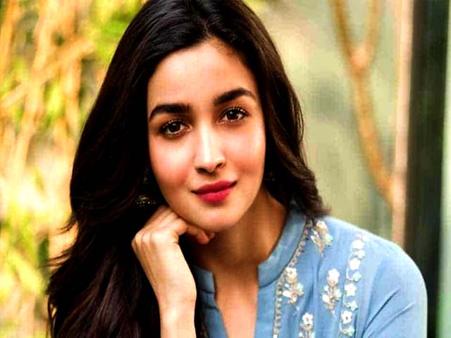 অভিনেত্রী  আলিয়া ভাট বিরল অসুখে ভুগছেন