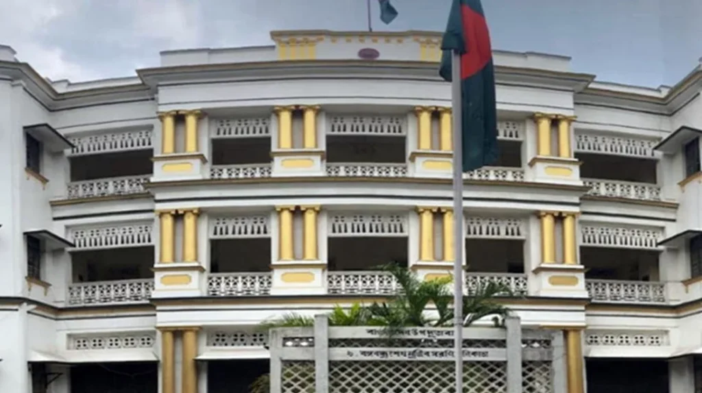 কলকাতায় বাংলাদেশ উপ-দূতাবাসের সামনে সহিংসতায় ঢাকার নিন্দা
