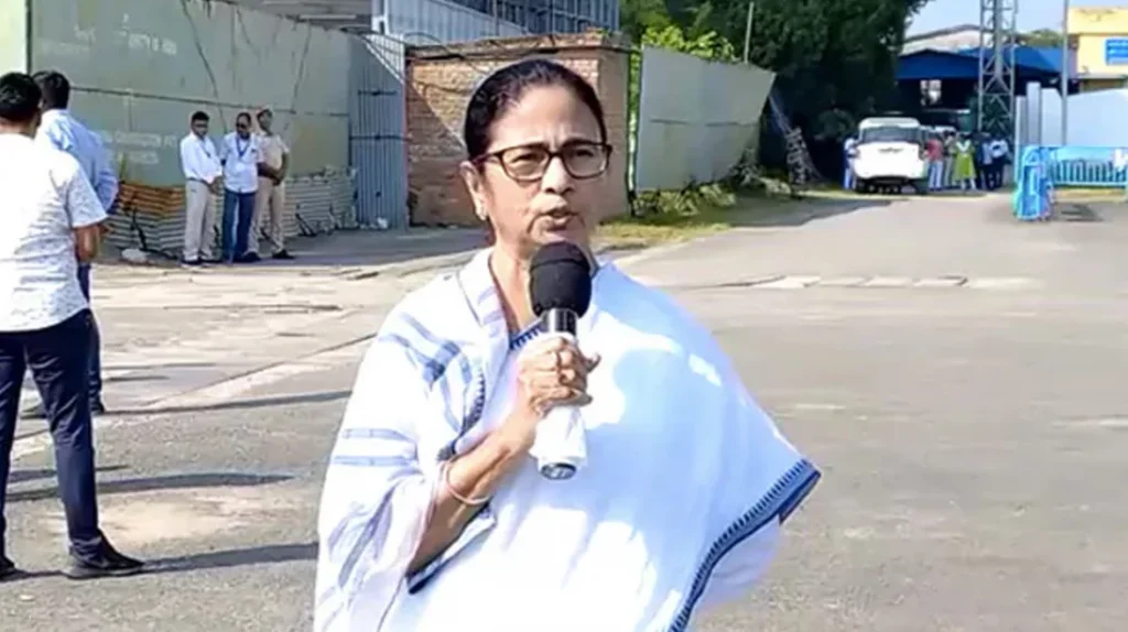 বাংলাদেশে শান্তিরক্ষা বাহিনী মোতায়েনে মোদির হস্তক্ষেপ চান মমতা