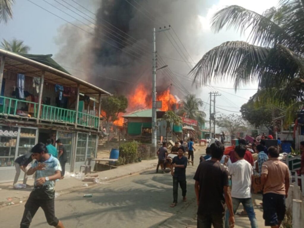 সাজেকে ভয়াবহ অগ্নিকান্ডে শতাধিক রিসোর্ট ও স্থাপনা পুড়ে ছাই