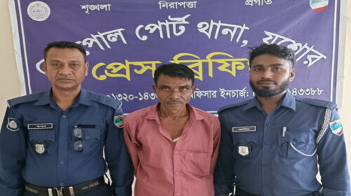 বেনাপোলে গাঁজাসহ মাদক ব্যাবসায়ী আটক