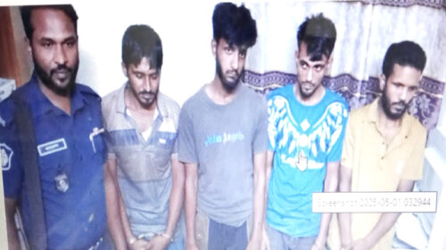 যশোরে যৌথ বাহিনীর অভিযানে অস্ত্র ও মাদকসহ আটক-৪