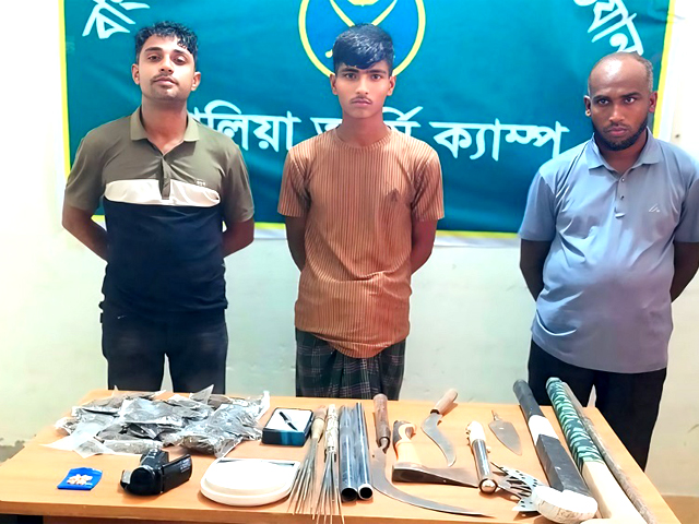 নড়াইলে যৌথ বাহিনীর অভিযানে দেশীয় অস্ত্র ও মাদকদ্রব্য উদ্ধারসহ গ্রেফতার-৩