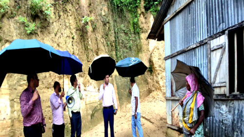 পাহাড় ধস এড়াতে খাগড়াছড়িতে প্রশাসনের মাইকিং