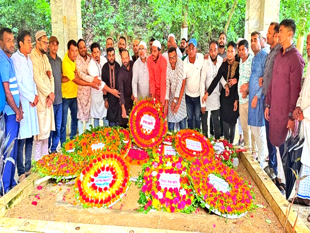 শহীদ জিয়ার ৪৪তম শাহাদাত বার্ষিকীতে চট্টগ্রাম নগর স্বেচ্ছাসেবক দলের শ্রদ্ধা নিবেদন