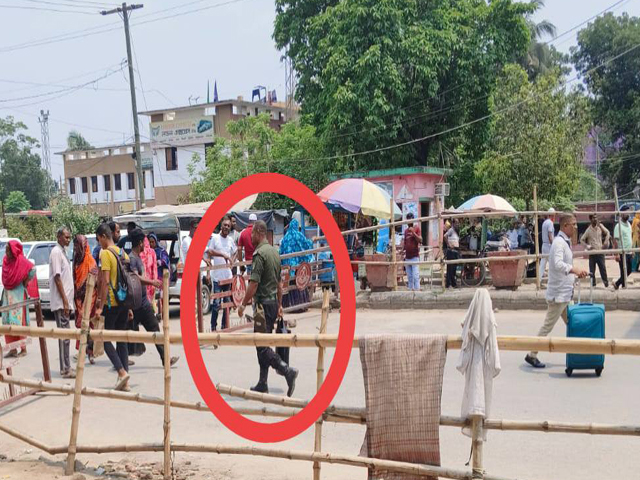 যাত্রী ল্যাগেজ পারাপারে আনসার সদস্যদের বিরুদ্ধে ঘুস নেওয়ার অভিযোগ