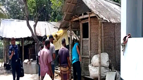 কেশবপুরে যুবলীগ নেতার বাড়িতে ককটেল বিস্ফোরণে দুই নারী আহত