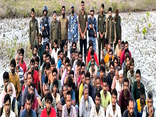 ভারতের নৌবাহিনীর পুশইন করা ৭৮ জন মুসলিম গুজরাটের