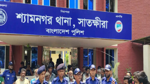 সুন্দরবনে বিএসএফের রেখে যাওয়া ৭৫ জনকে পরিবারের কাছে হস্তান্তর