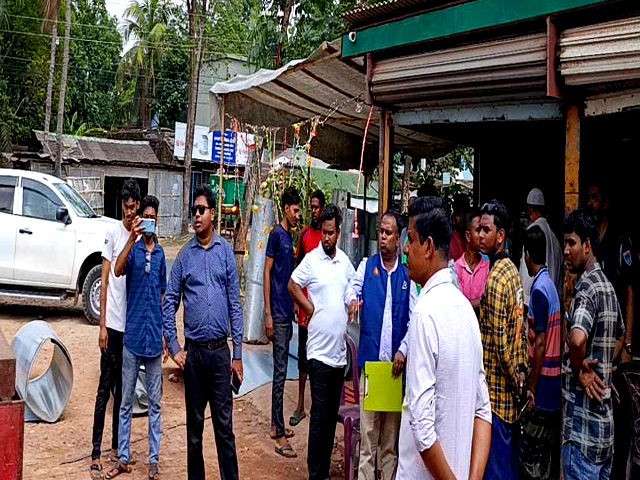 শ্যামনগরে বিভিন্ন প্রতিষ্ঠানে ভ্রাম্যমাণ আদালতের জরিমানা