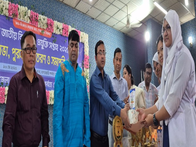 খাগড়াছড়িতে জাতীয় বিজ্ঞান ও প্রযুক্তি সপ্তাহে আলো ছড়িয়েছে শিক্ষার্থীরা