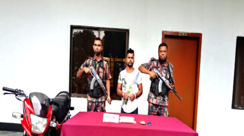 বেনাপোল সীমান্তে হেরোইনসহ ভারতীয় ট্রাক চালক আটক