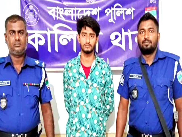 নড়াইলে গনধর্ষণ মামলার পলাতক আসামী গ্রেফতার