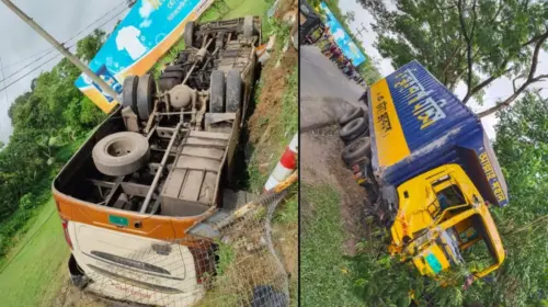 কক্সবাজারে বাস ও কাভার্ডভ্যান সংঘর্ষে নিহত ৩
