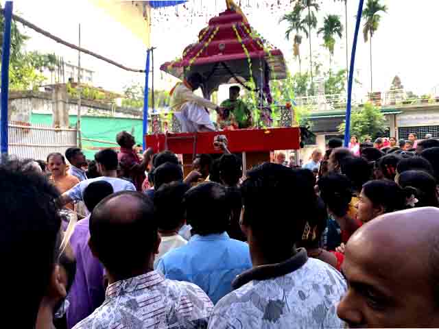 দিনাজপুরে শ্রী শ্রী গিরিধারীজীউ’র রথযাত্রার শুভ উদ্বোধন