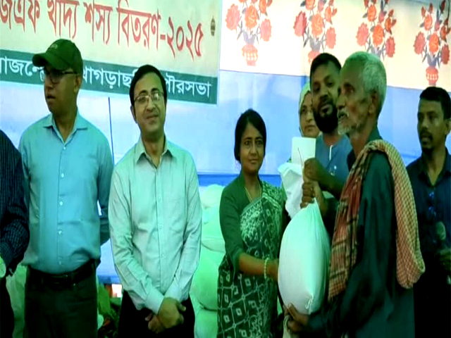 খাগড়াছড়িতে ঈদুল আযহা উপলক্ষে অসহায়দের মাঝে খাদ্য সামগ্রী বিতরণ