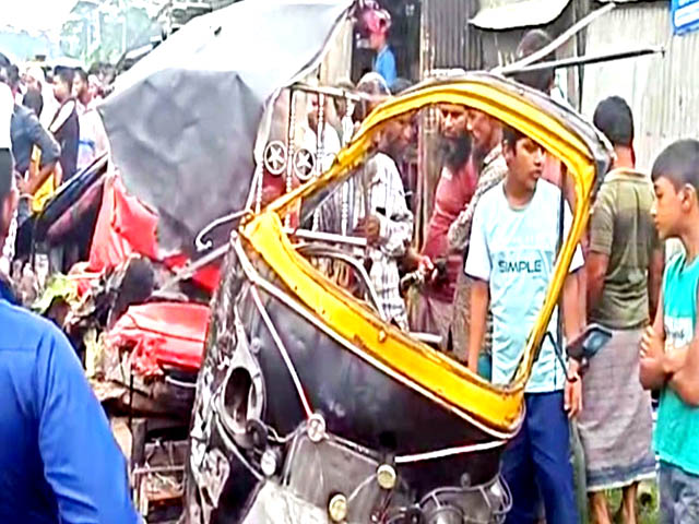 ভাঙ্গায় বাস-মাহেন্দ্র মুখোমুখি সংঘর্ষে নিহত-৫