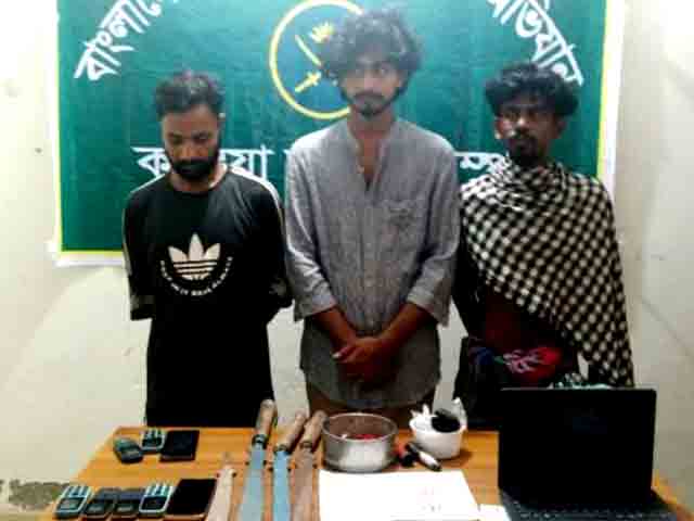 নড়াইলে যৌথ বাহিনীর অভিযানে গ্রেপ্তার-৩