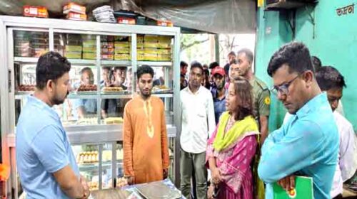 শ্যামনগরে ভ্রাম্যমাণ আদালতে দুই মিষ্টির দোকানে জরিমানা