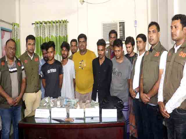 যশোরে নগদ ডিস্ট্রিবিউটরের ৩৫লাখ টাকা ছিনতাইয়ের ঘটনায় গ্রেফতার-৭