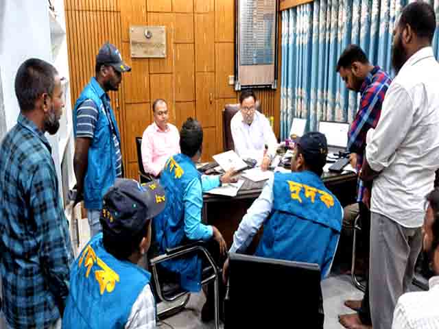 দিনাজপুর জেলা নির্বাচন অফিসে দুদকের অভিযান