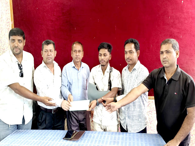 আর্থিক সহযোগীতা করে গুলিবিদ্ধ হামিদুলের পাশে দাড়ালো খাগড়াছড়ি প্রেসক্লাব