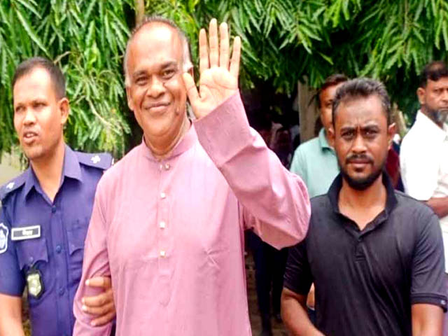 লোহাগড়া পৌরসভার সাবেক মেয়র আশরাফুল কারাগারে