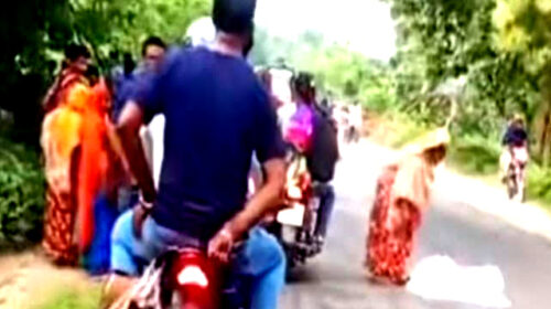 স্বামীর মটর সাইকেল থেকে পড়ে ট্রাকের চাকায় পিষ্ট হয়ে স্ত্রী নিহত