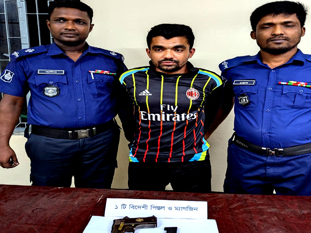 যশোরে পিস্তল ও ম্যাগজিনসহ সন্ত্রাসী রয়েল গ্রেফতার