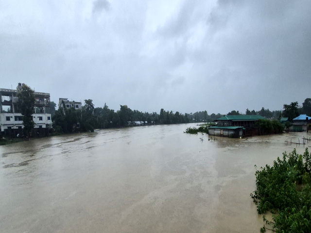 খাগড়াছড়িতে টানা বৃষ্টিতে প্লাবনের কবলে শতাধিক পরিবার আশ্রয়কেন্দ্রে