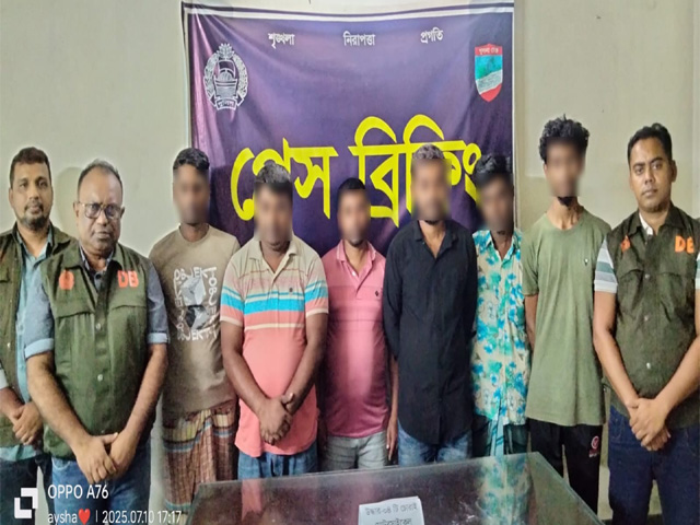 যশোরে ডিবি পুলিশের অভিযানে মোটর সাইকেল চোর চক্রের ৬ সদস্য গ্রেফতার