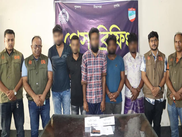 অস্ত্র উদ্ধারসহ অভয়নগরের তরিকুল হত্যা মামলার পাঁচ আসামী গ্রেফতার