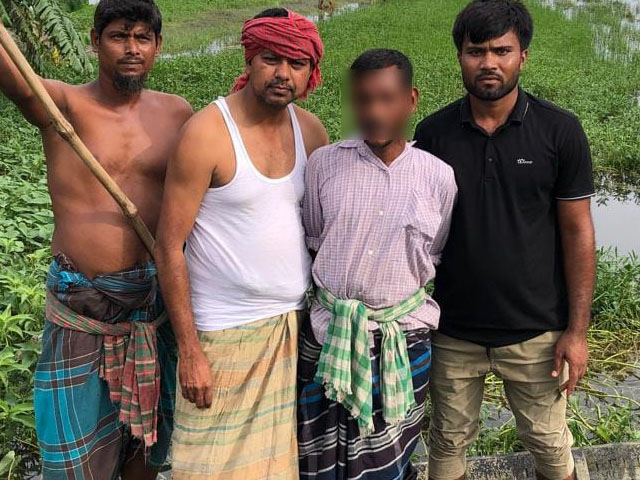 জেলের ছদ্মবেশ ধরে এসিড নিক্ষেপকারীকে ধরলো পুলিশ