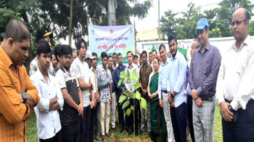 জুলাই-আগস্ট গণঅভ্যুত্থানের বীরদের স্মরণে খাগড়াছড়িতে বৃক্ষ রোপণ