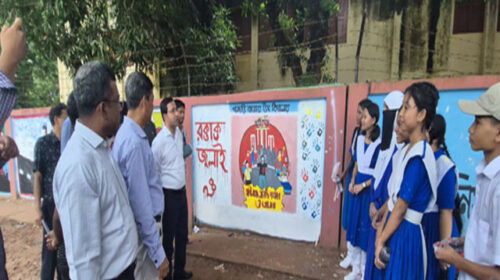 জুলাই গণঅভ্যুত্থান শহীদদের স্মরণে খাগড়াছড়িতে শিক্ষার্থীদের গ্রাফিতি উৎসব