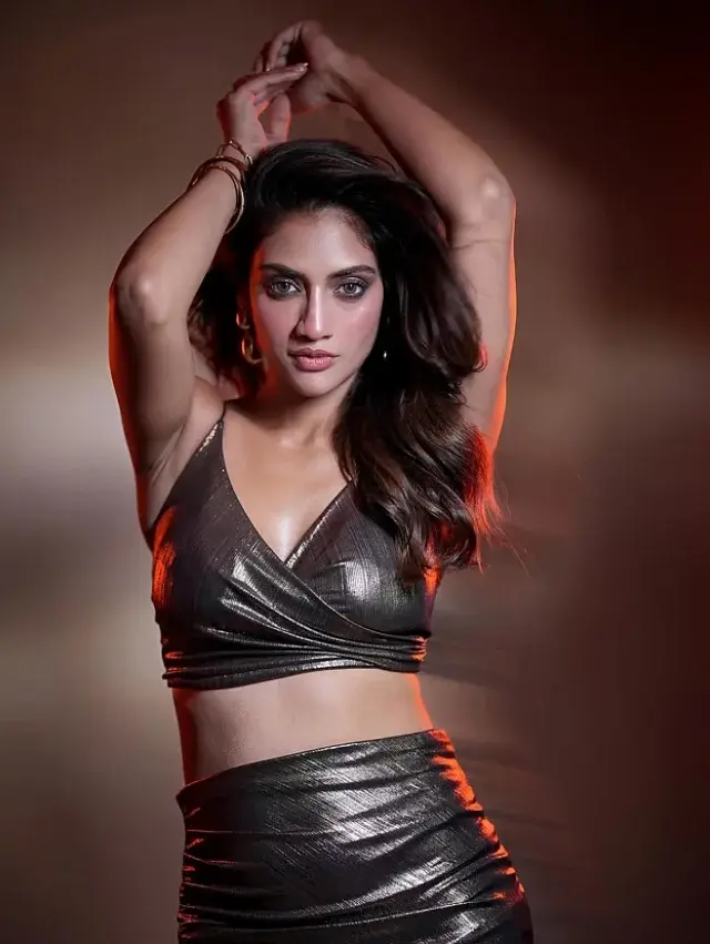 আইটেম গানে আবারও ঝড় তুলেছেন নুসরাত