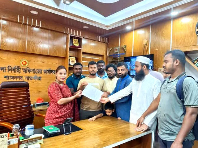 শ্যামনগরে রেলসংযোগ বাস্তবায়নে দাবিতে স্মারকলিপি প্রদান