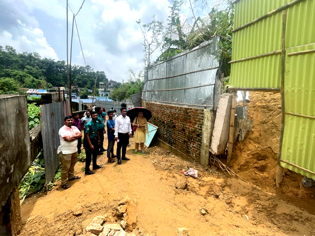 অবৈধভাবে পাহাড় কাটার বিরুদ্ধে অভিযান