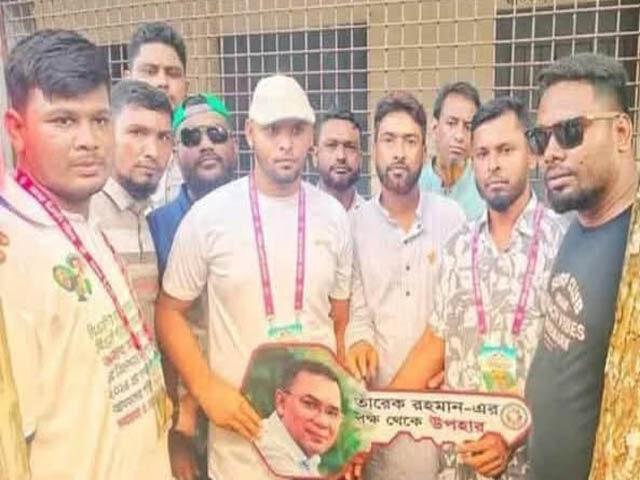 জামালপুরে জুলাই শহীদ এবং আহত ১৫ পরিবারকে আর্থিক সহায়তা ও অটো রিক্সা প্রদান