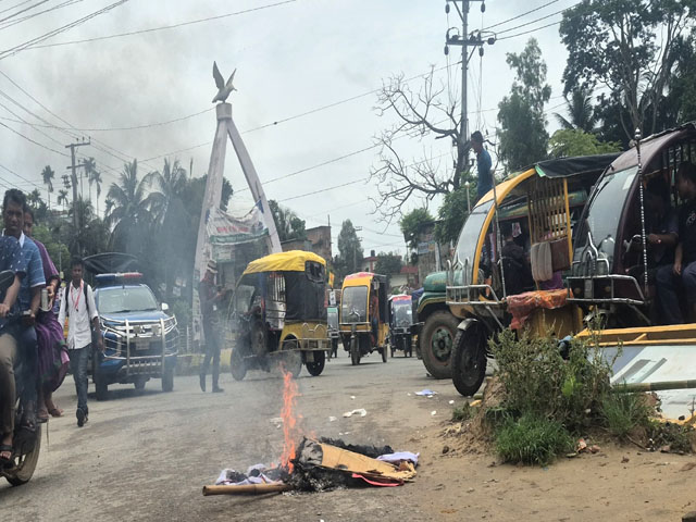খাগড়াছড়িতে ইউপিডিএফফের দুই গ্রুপের মিছিলে ধাওয়া-পাল্টা ধাওয়া