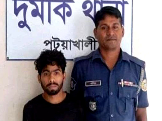 দুমকিতে মাদকাসক্ত ছেলেকে পুলিশে দিল পিতা
