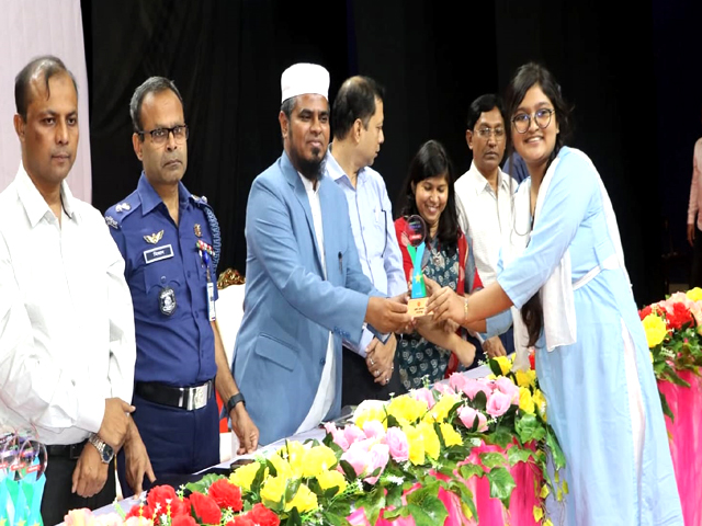 গোপালগঞ্জে জিপিএ-৫ প্রাপ্ত ৬৪৪ শিক্ষার্থীকে সংবর্ধনা