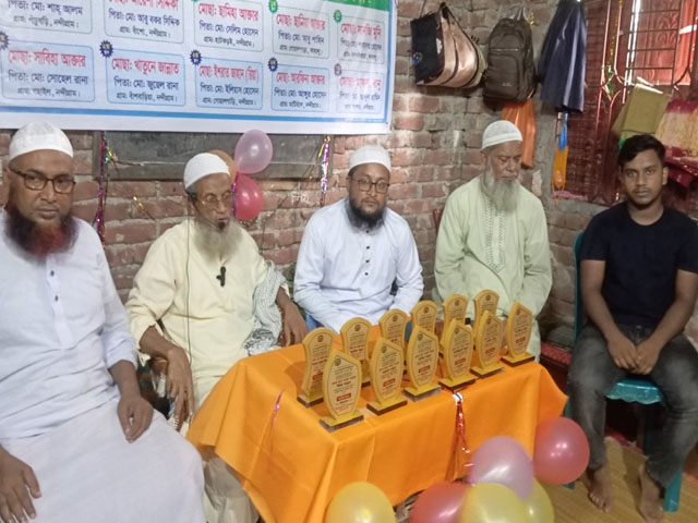 নন্দীগ্রামের ফজলুল উলুম আদর্শ মহিলা মাদ্রাসা দোয়া ও পুরস্কার বিতরণ