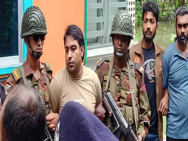 যশোরে বুকসমান বালুতে পুঁতে অস্ত্রের মুখে টাকা হাতানো মামলার আসামী গ্রেফতার